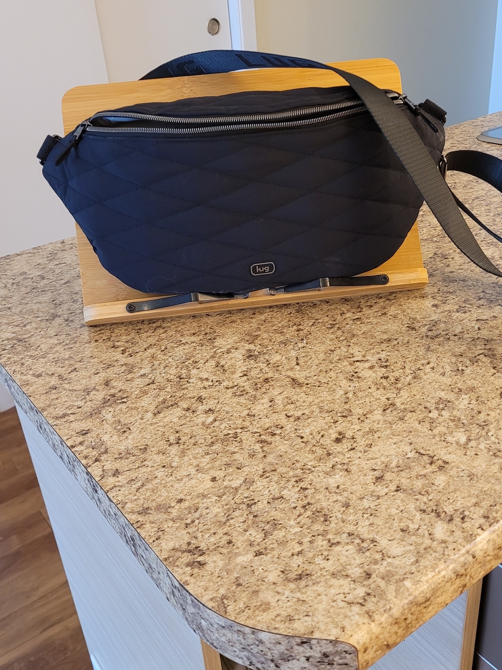 lug Quilted Crossbody Pouch - Black - Picture 4 of 4